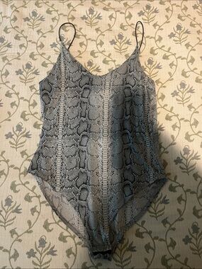 Snake Print Spaghetti Strap Bodysuit - Gray